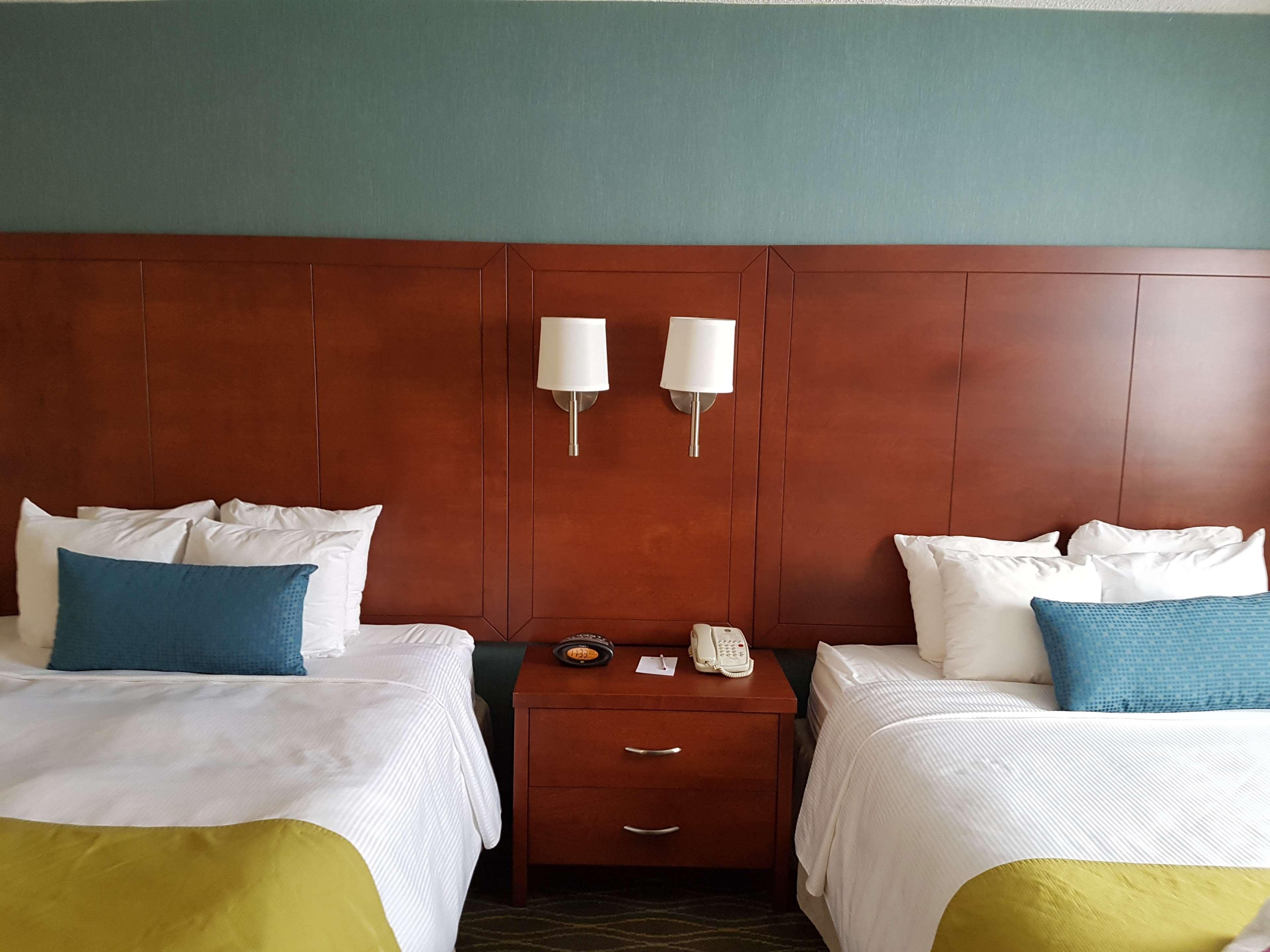 Best Western Plus Durham Hotel & Conference Centre Ошава Экстерьер фото