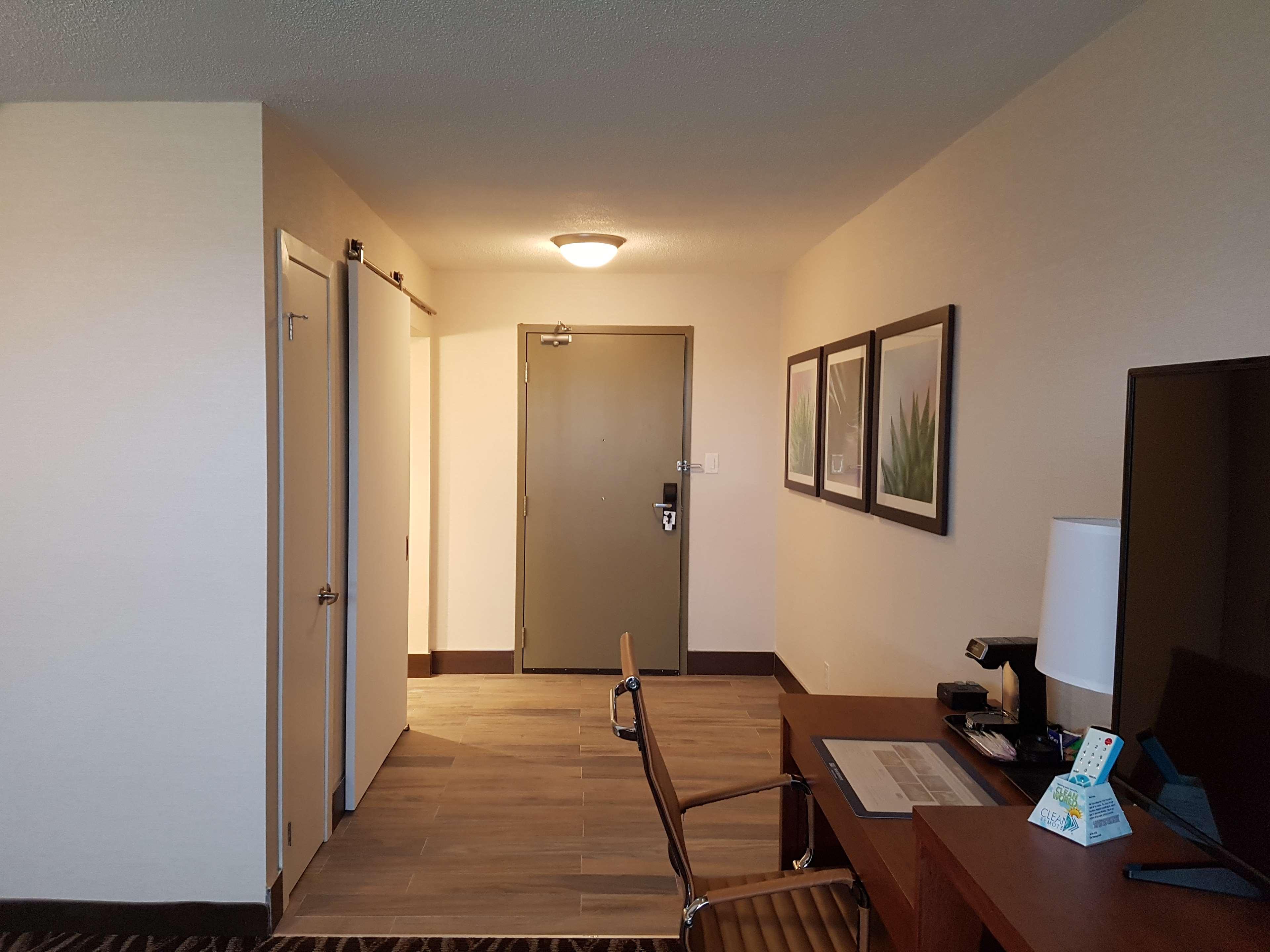 Best Western Plus Durham Hotel & Conference Centre Ошава Экстерьер фото