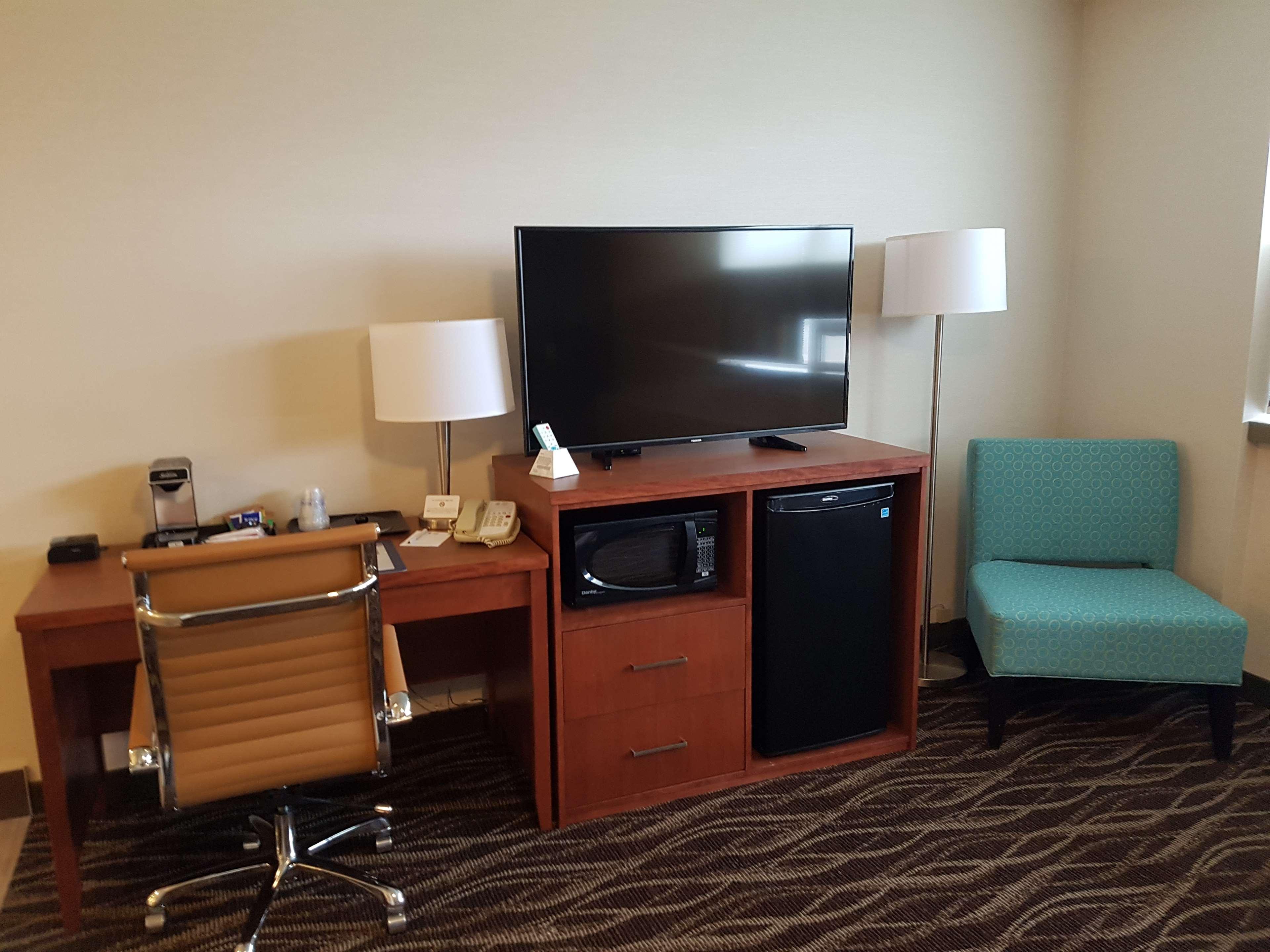 Best Western Plus Durham Hotel & Conference Centre Ошава Экстерьер фото