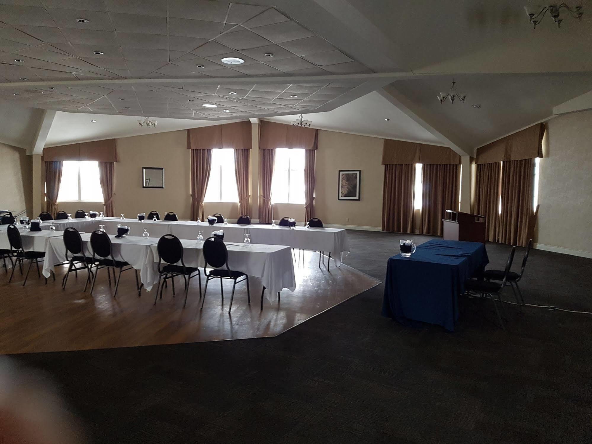 Best Western Plus Durham Hotel & Conference Centre Ошава Экстерьер фото